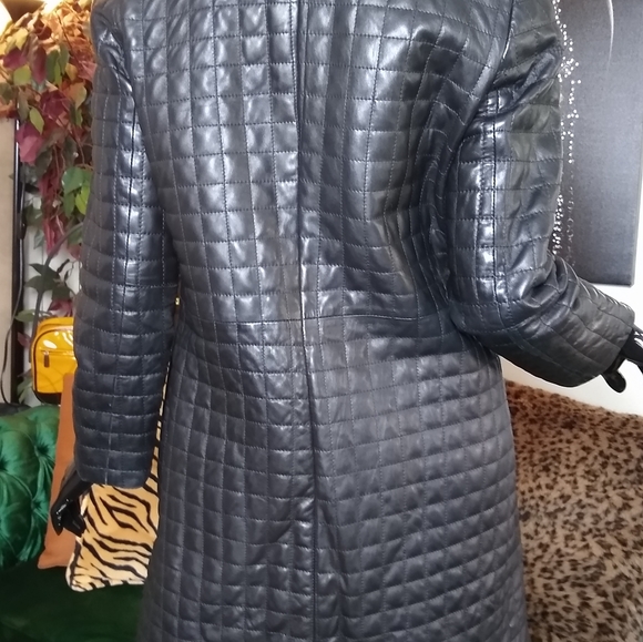 3/4 Length Leather Quilted Twist lock coat - Picture 2 of 11
